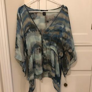 FLOWY BLOUSE! BREEZY AND COMFY!